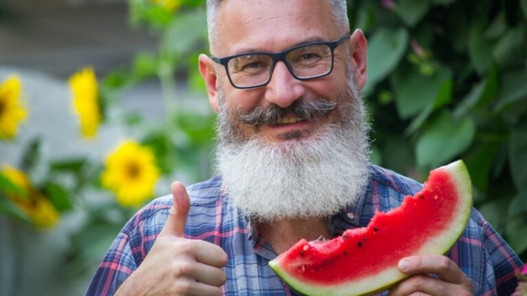 Don’t Wait for a Diagnosis: The 15 Essential Foods You Need to Eat in Your 40s and 50s to Fight Cancer