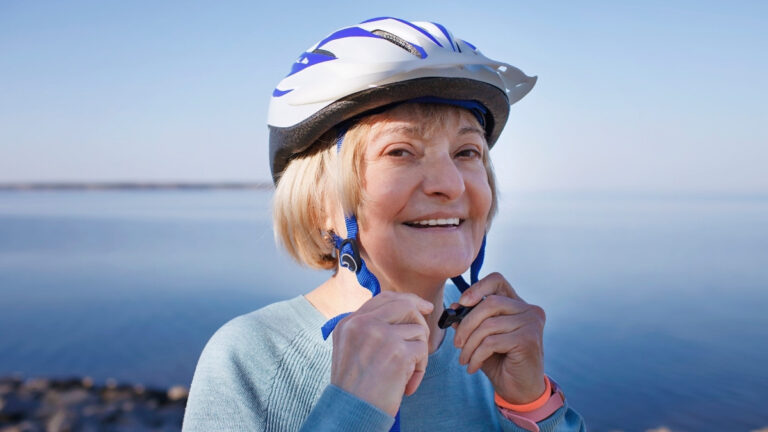 How Active Aging Communities Are Defeating Senior Isolation Through Group Nutrition and Fitness Classes