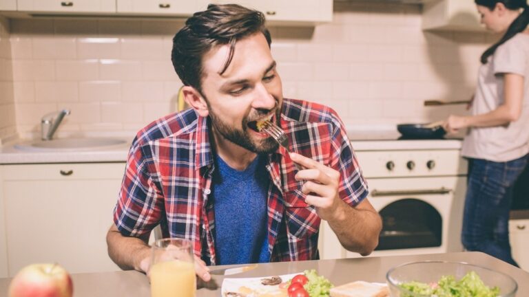 How to Eat Healthy on a Fixed Income With Meals That Cost Less Than $5 (Nutritious and Affordable Eating)