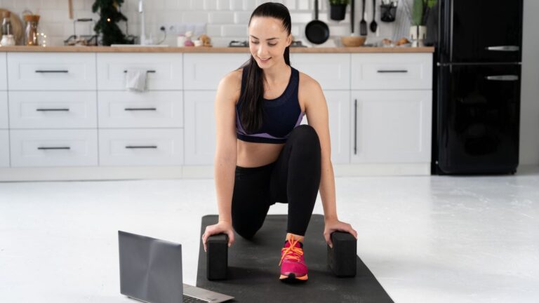 How’s She So Defined Without Weights?’ The 6 Bodyweight Moves This Coach Swears By (Sweatproof Your Living Room!)