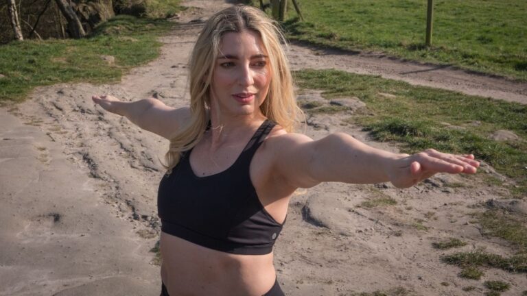 Lose Weight Happily After 60: 12 Surprising Tips from Top Nutritionists (No Deprivation Needed!)