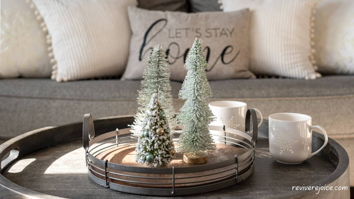 Prepare Your Space for Holiday Guests by Decluttering and Decorating