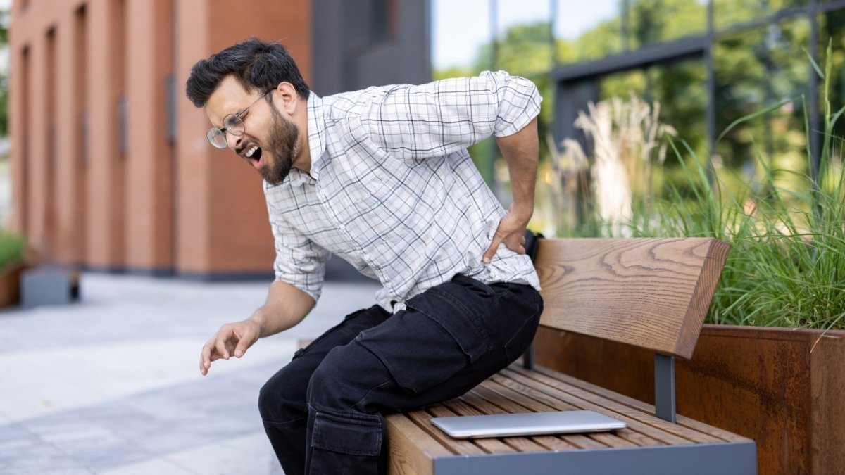 Say Goodbye to Aching Backs at Any Age! 5 Simple Stretches That Seniors ...