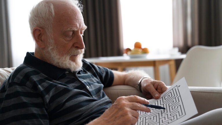 The “Alzheimer’s Shield”: 12 MIND Diet Staples That Keep Your Memory Sharp After 70