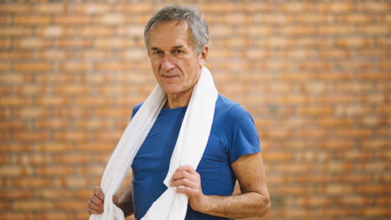 The “Sarcopenia” Secret: 8 Plant-Based Proteins That Stop Age-Related Muscle Loss
