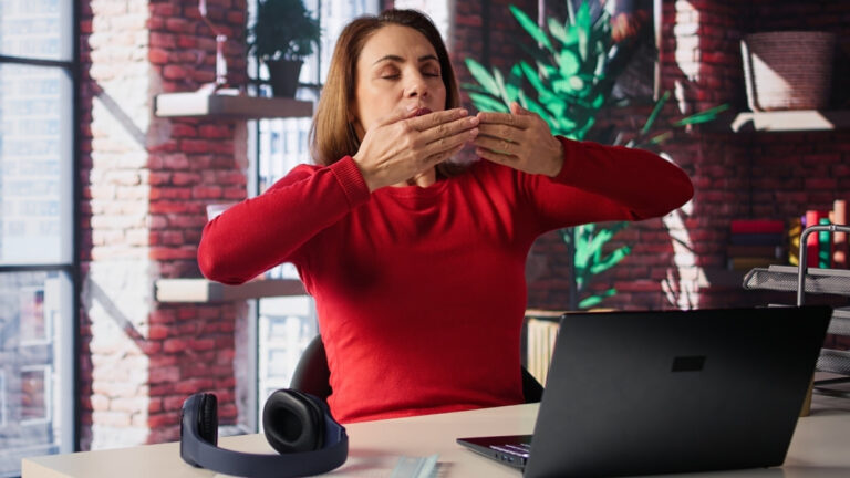 This 2-Minute Breathing Pattern Increases Oxygen Flow By 40% (Used By Navy SEALs)